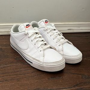 Woman’s size 9.5 Nike Sneakers